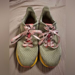 Free People Hokas size 7.5. Excellent used condition.